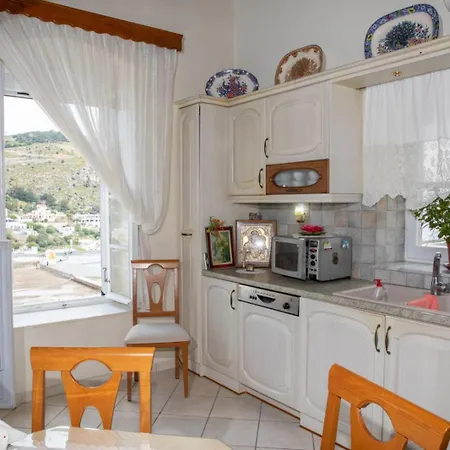 Neoclassiko Flourou Hébergement de vacances *